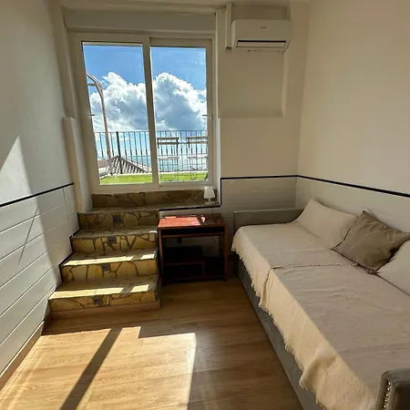 In Seafront Homestay